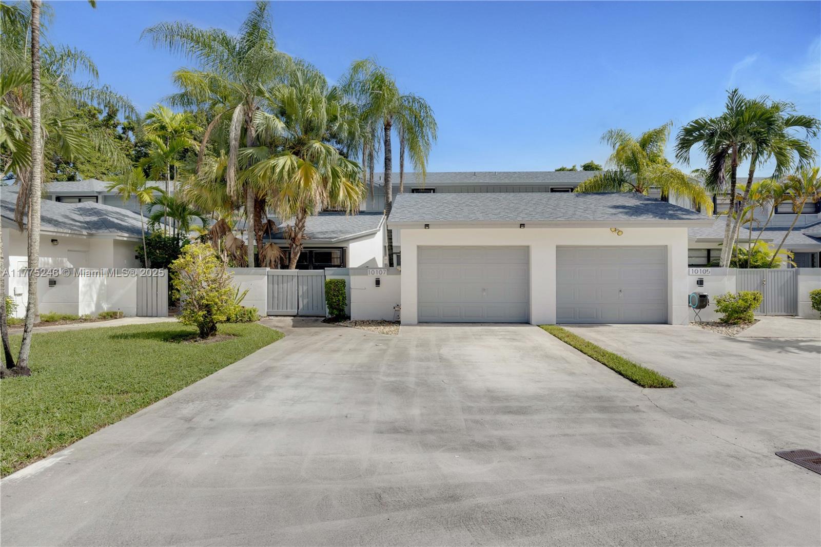 Rental Property at 10107 Nw 52nd Ter 10107, Doral, Miami-Dade County, Florida - Bedrooms: 3 
Bathrooms: 2  - $3,500 MO.