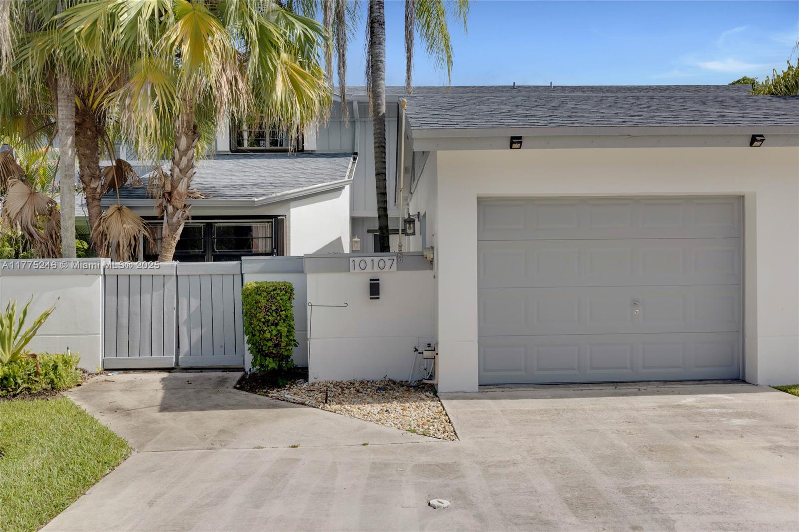 10107 NW 52nd Ter 10107