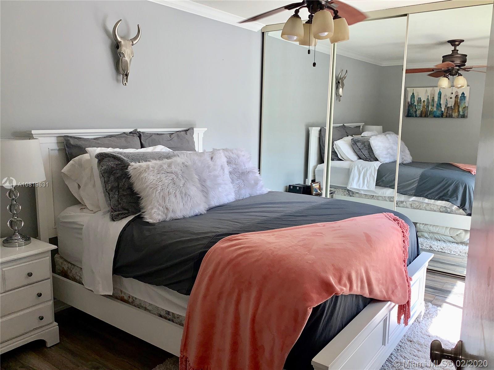 GLENWOOD TWNHS - Residential