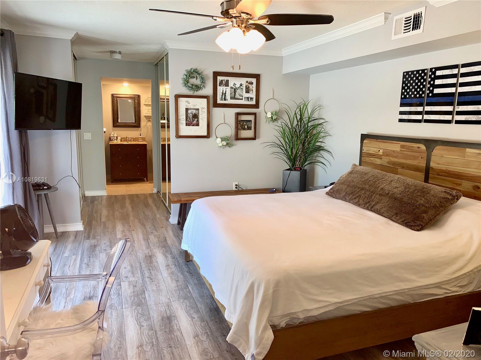 GLENWOOD TWNHS - Residential