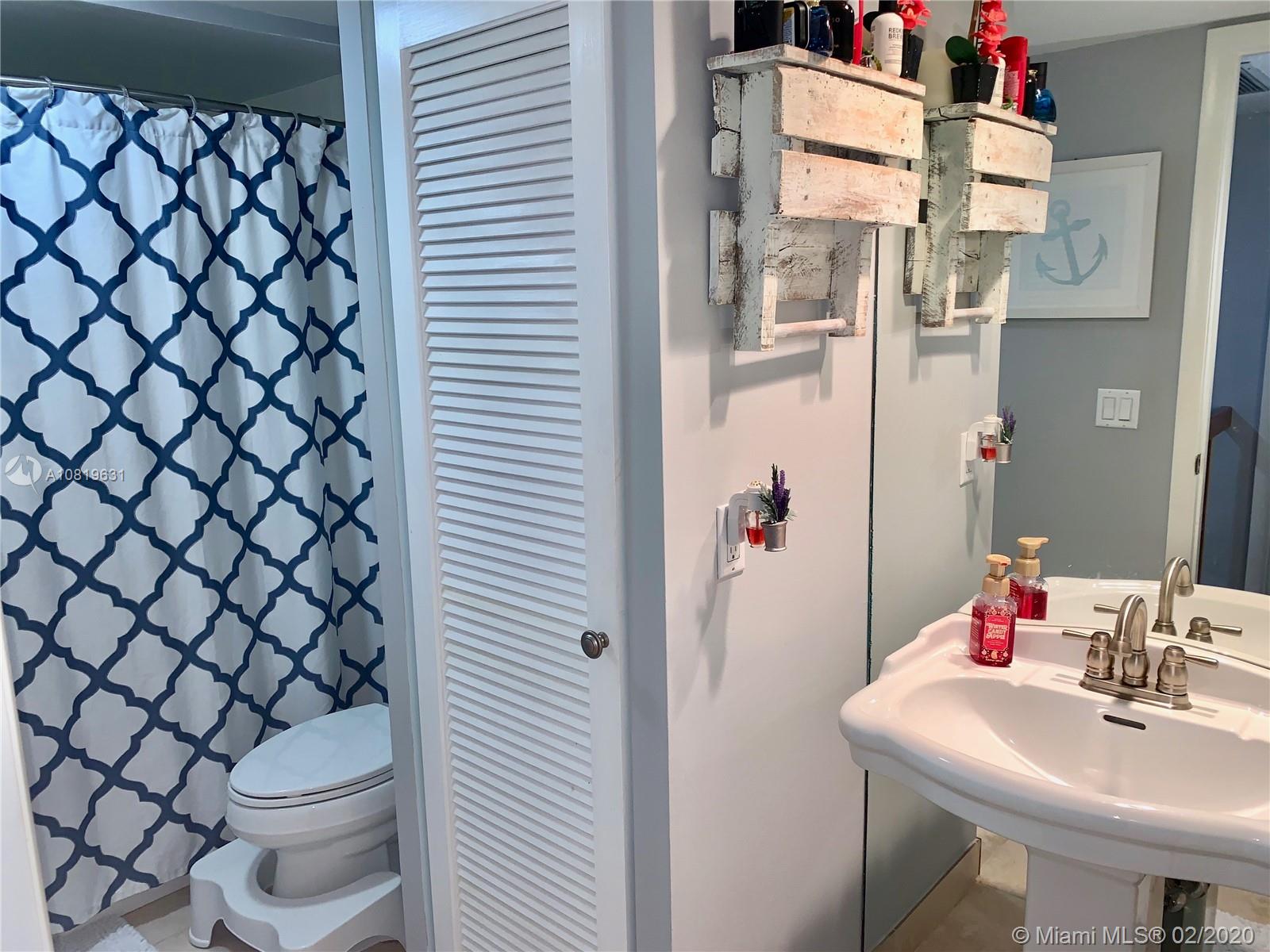 GLENWOOD TWNHS - Residential