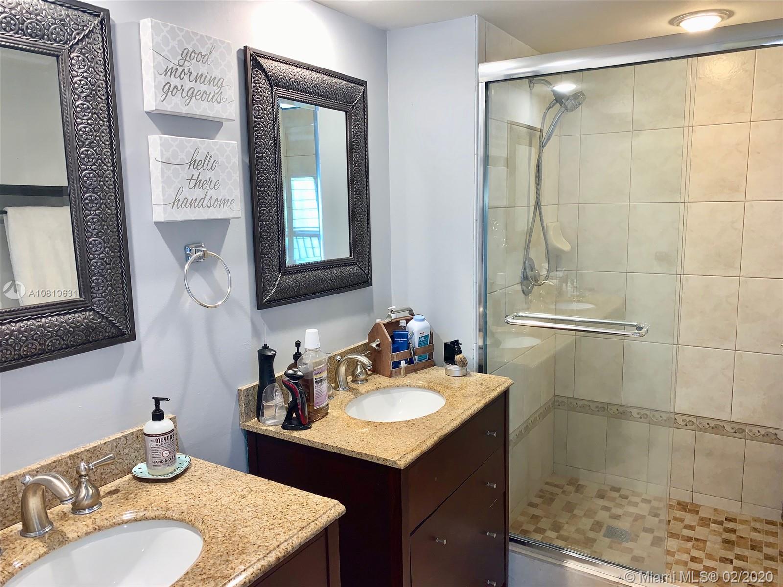 GLENWOOD TWNHS - Residential