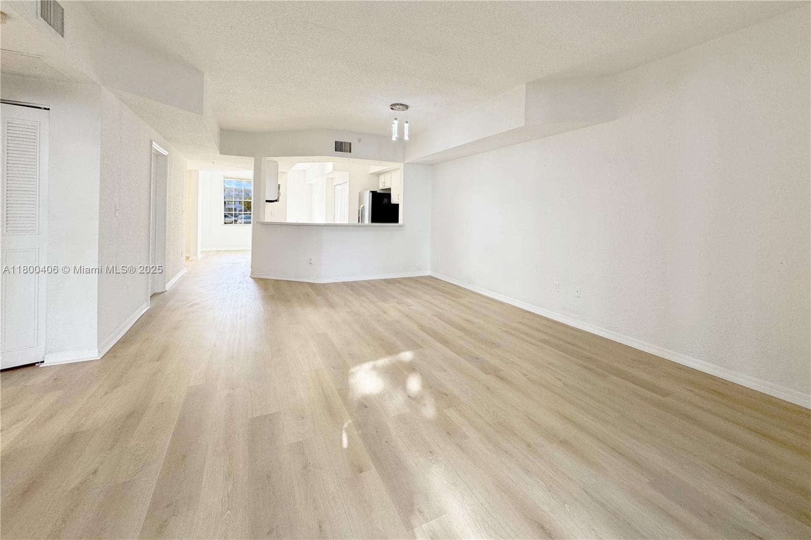 View photos, virtual tours, details... 775 SW 148th Ave 1605