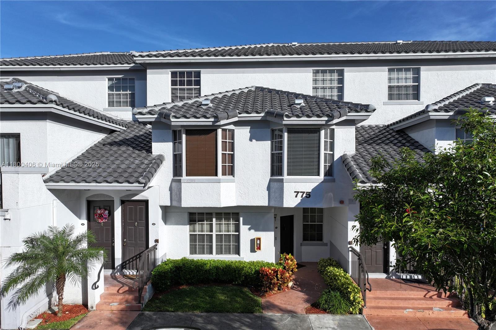 View photos, virtual tours, details... 775 SW 148th Ave 1605