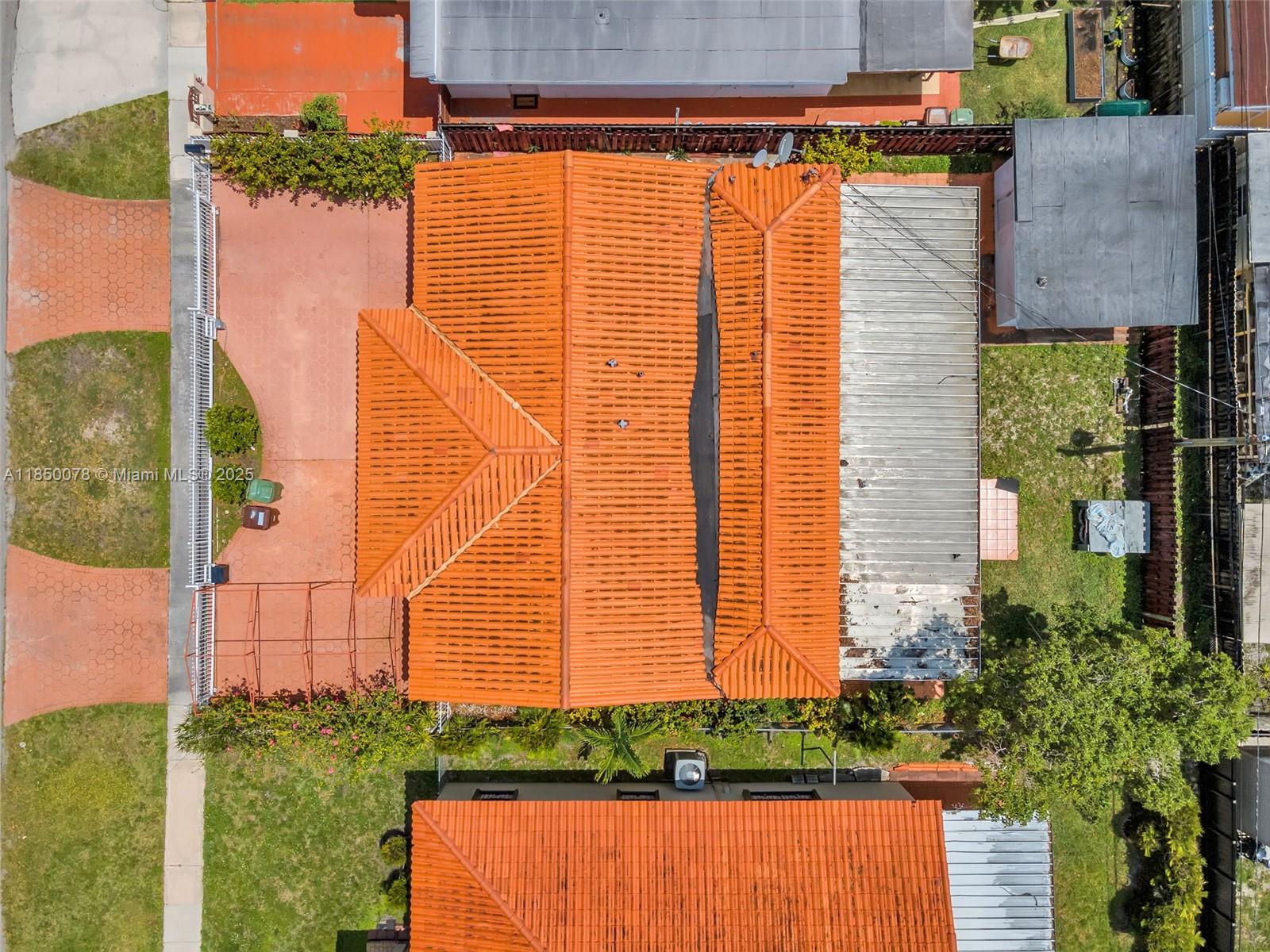 330 W 48th St