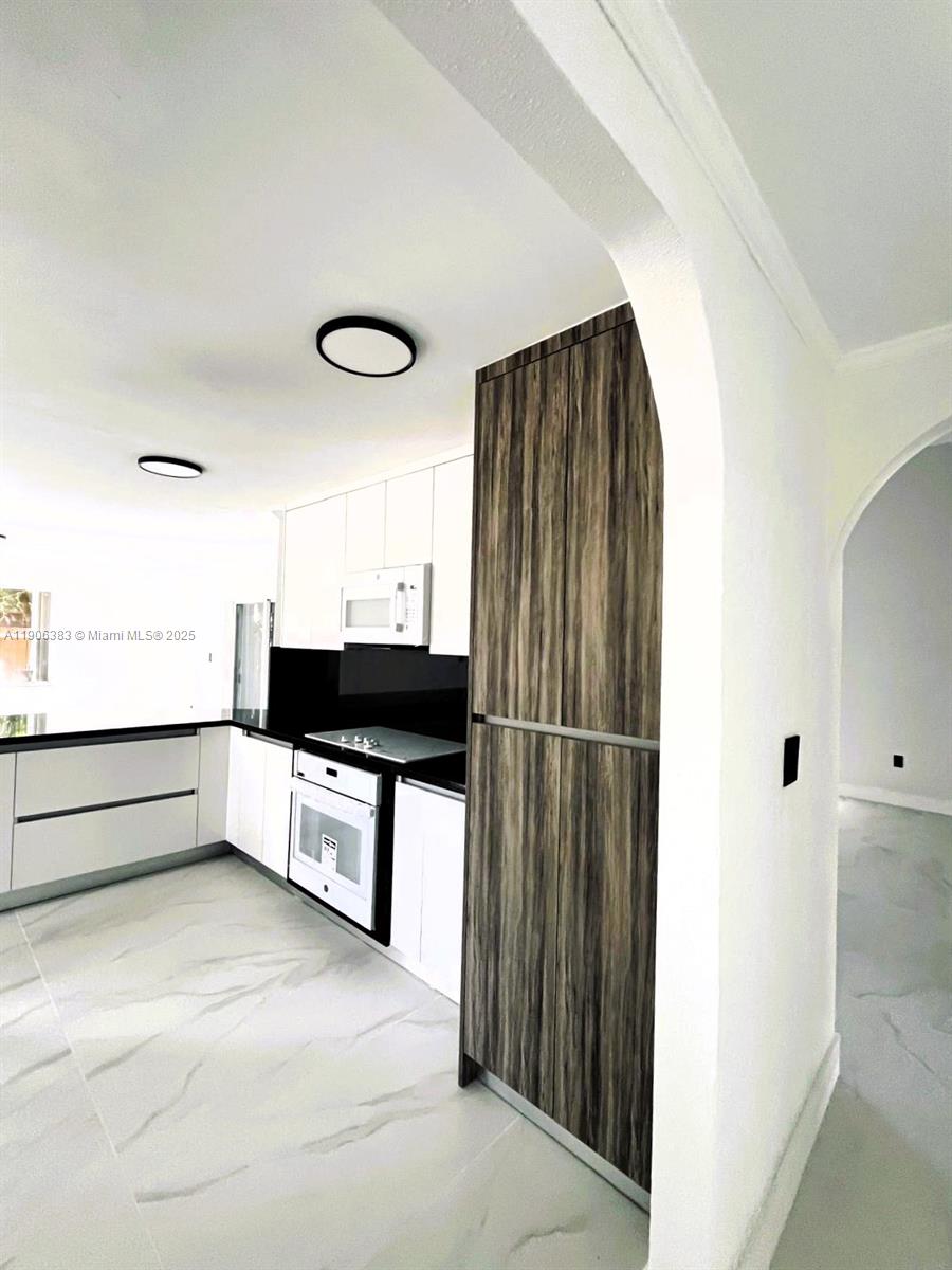 DORAL LANDINGS EAST - Residential Lease