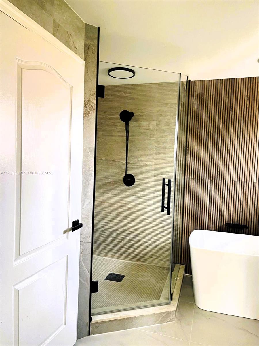 DORAL LANDINGS EAST - Residential Lease