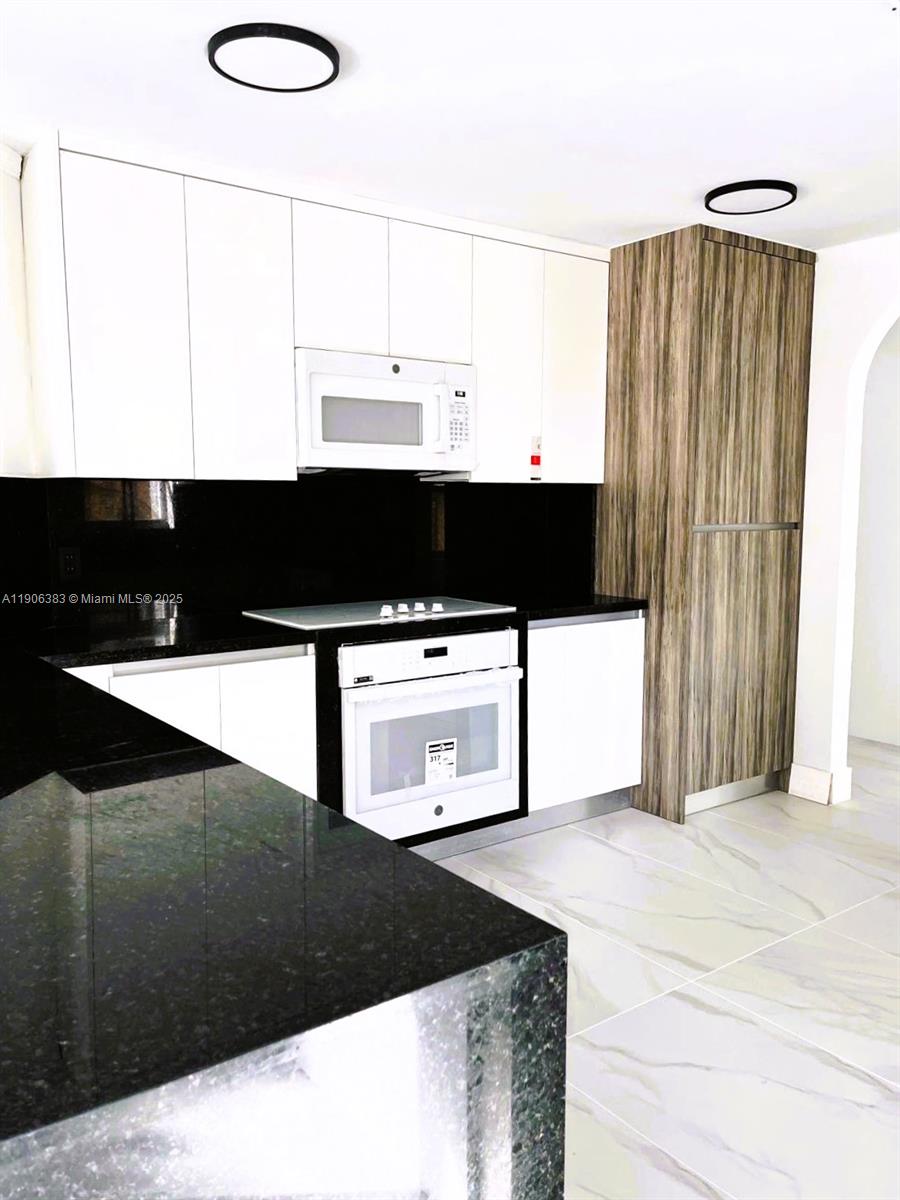 DORAL LANDINGS EAST - Residential Lease