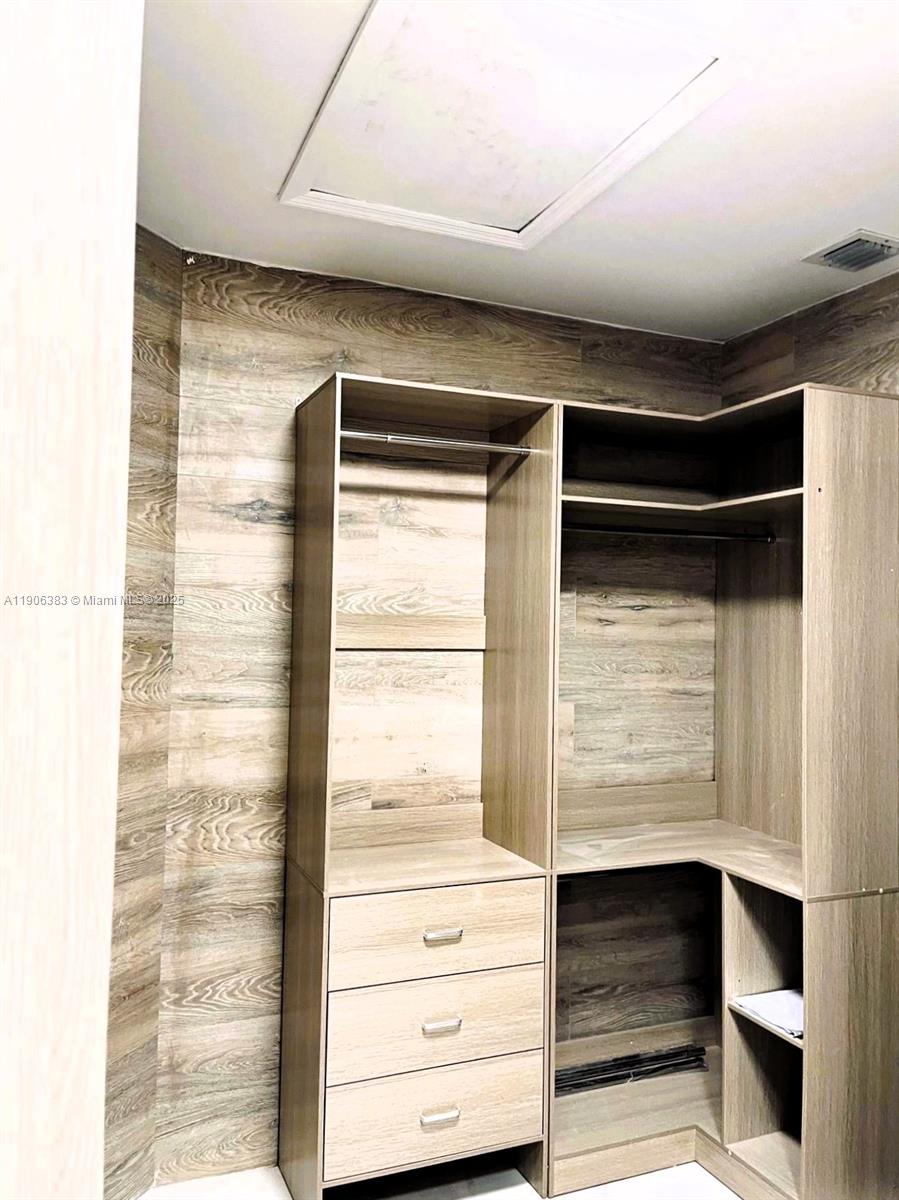 DORAL LANDINGS EAST - Residential Lease