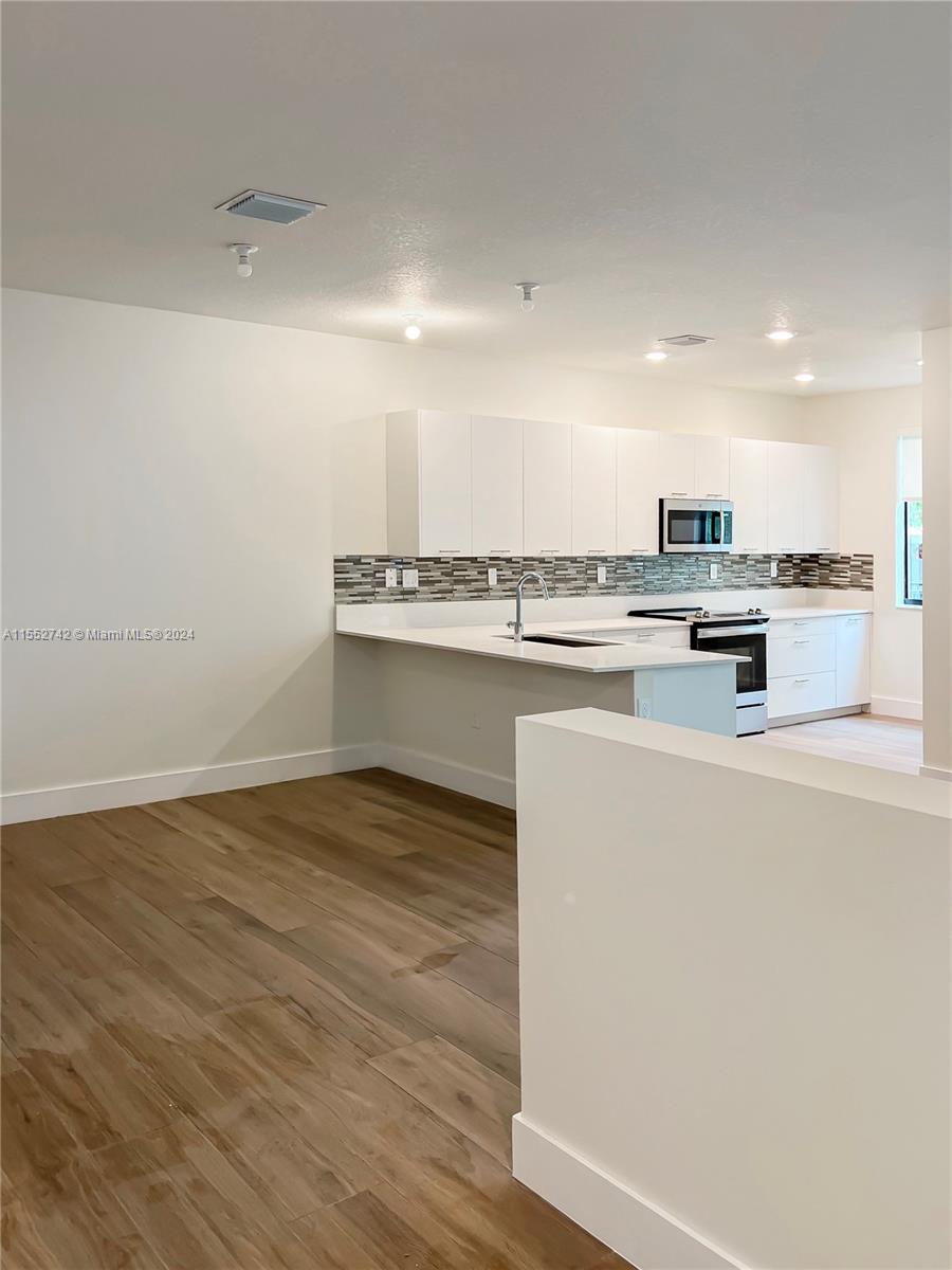 DOWNTOWN DORAL SOUTH PHAS - Residential