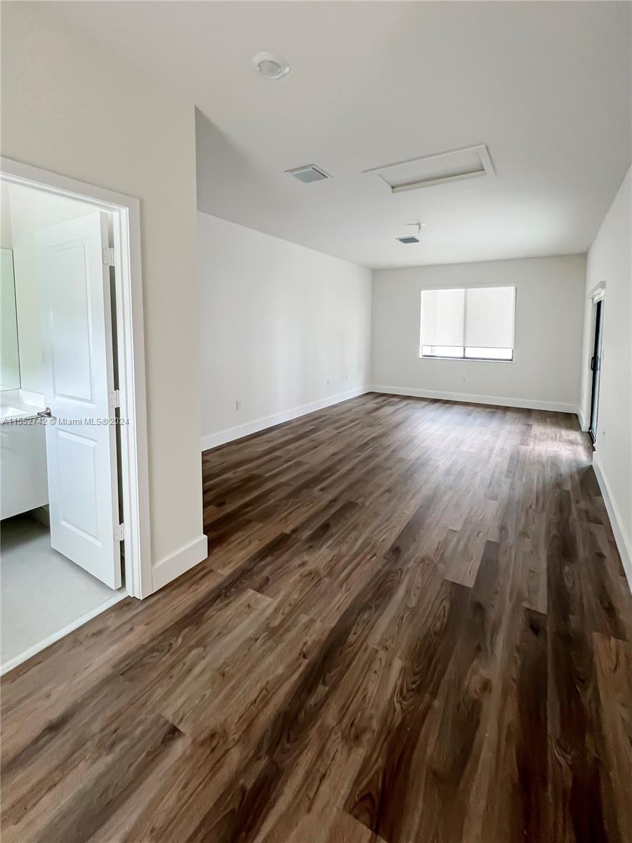 DOWNTOWN DORAL SOUTH PHAS - Residential