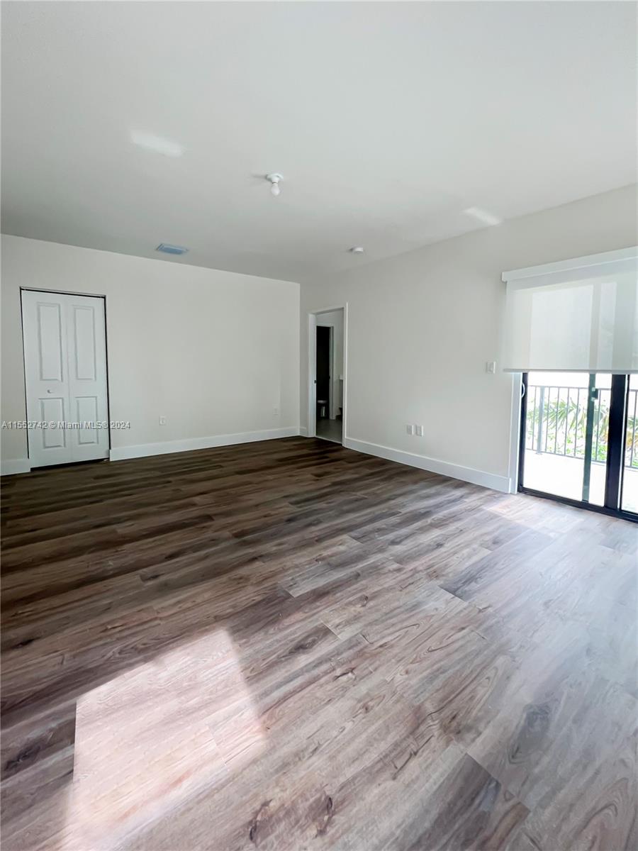 DOWNTOWN DORAL SOUTH PHAS - Residential