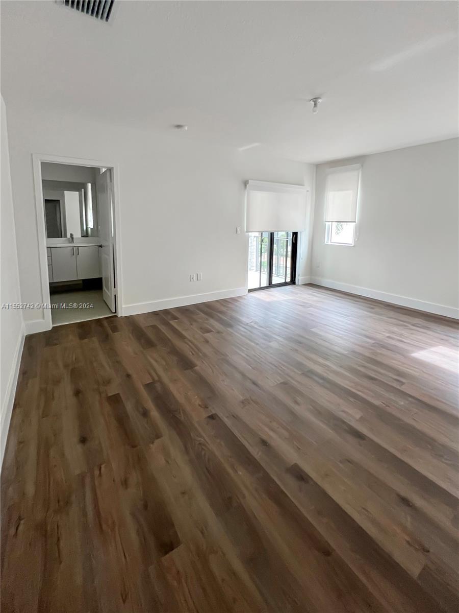 DOWNTOWN DORAL SOUTH PHAS - Residential