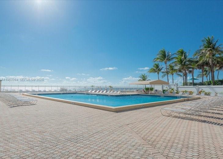 ALEXANDER TOWERS CONDO - Residential