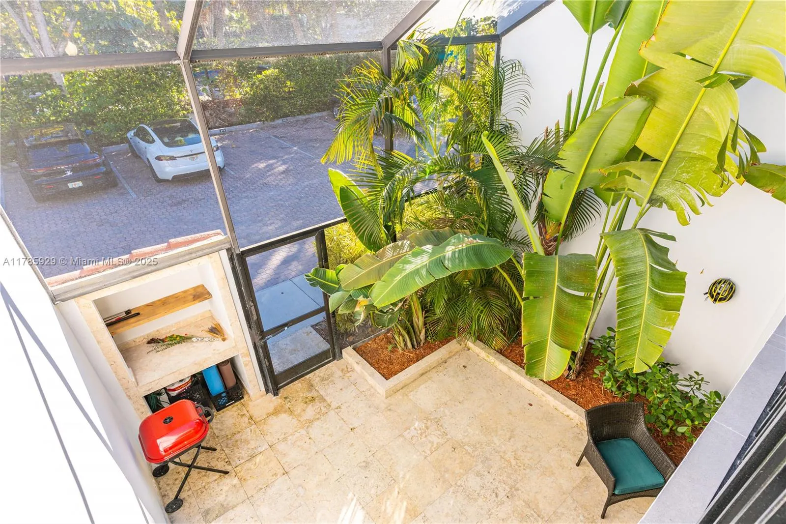 Key Biscayne, Florida 33149, United States, 2 Bedrooms Bedrooms, ,3 BathroomsBathrooms,Residential,Pending,111277