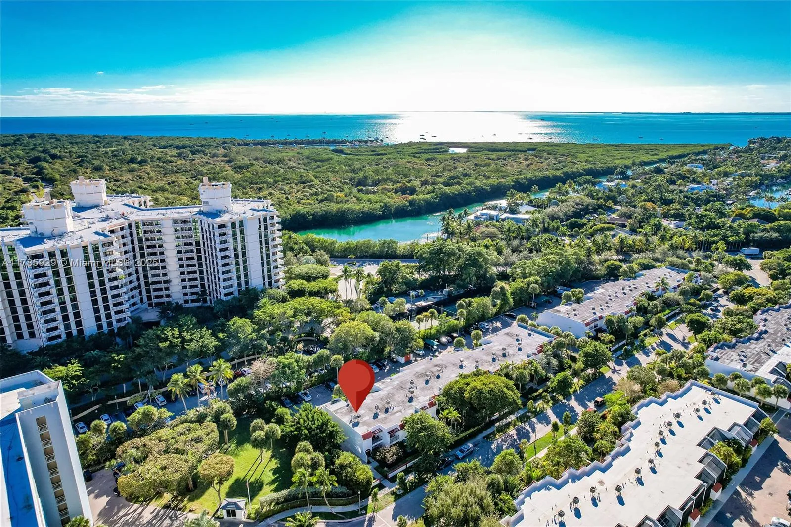 Key Biscayne, Florida 33149, United States, 2 Bedrooms Bedrooms, ,3 BathroomsBathrooms,Residential,Pending,111277
