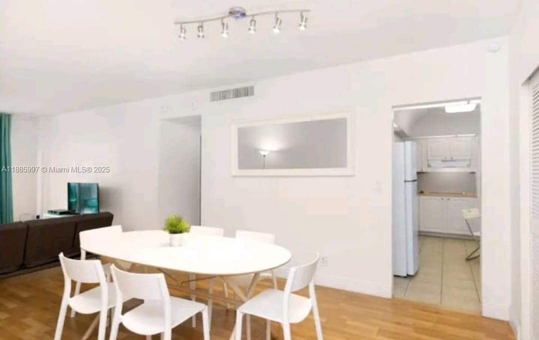 TIDES ON HOLLYWOOD BEACH - Residential Lease