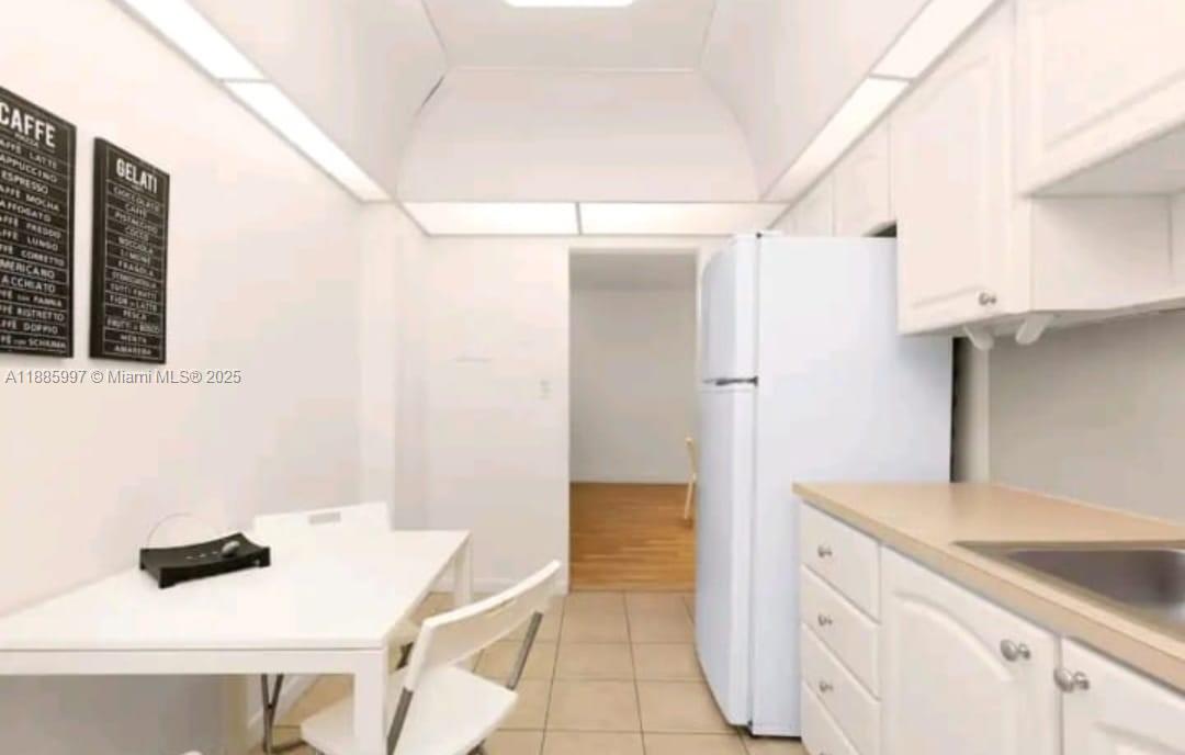 TIDES ON HOLLYWOOD BEACH - Residential Lease