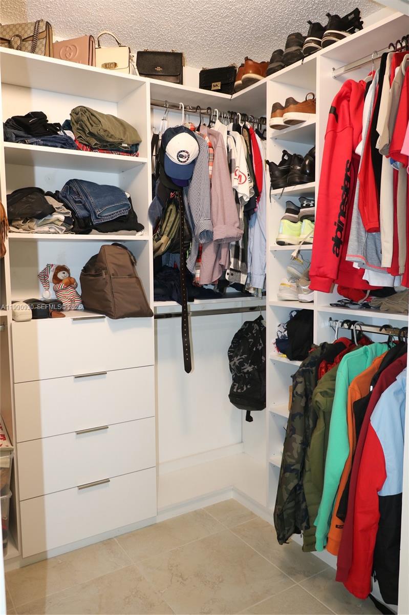 WOODS LAKE - Residential