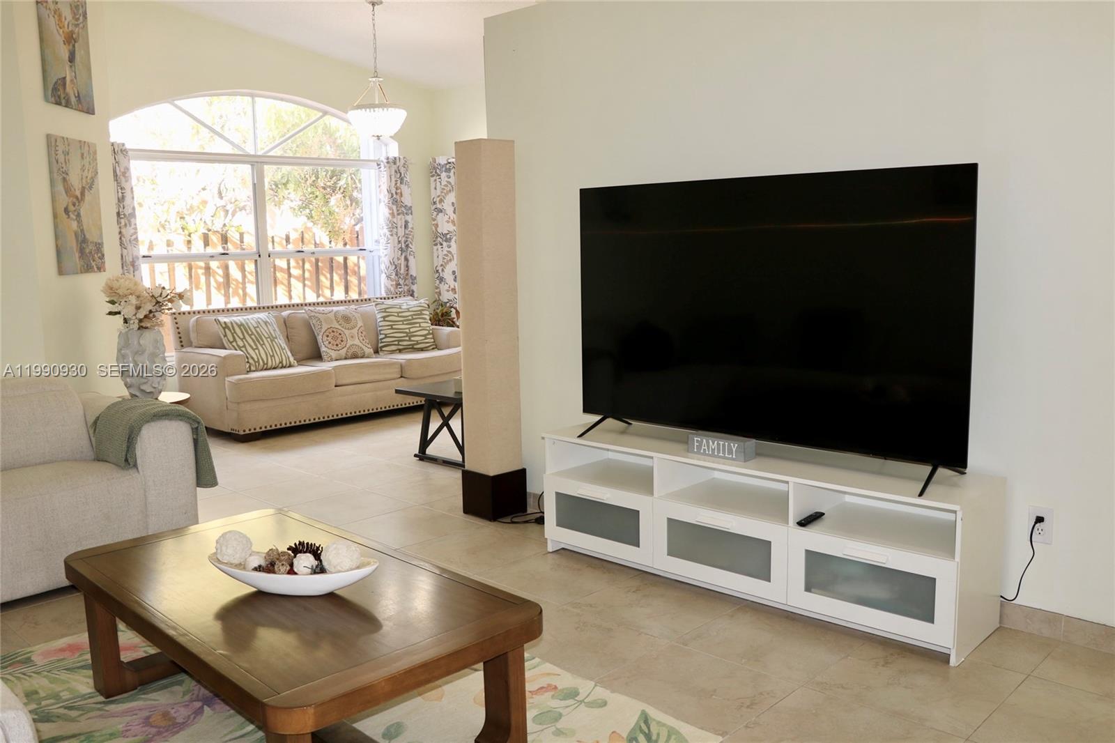 WOODS LAKE - Residential