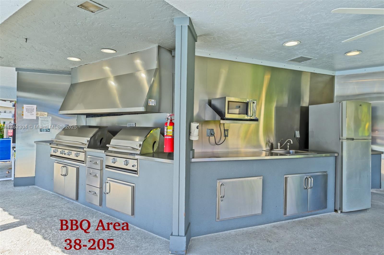 HOLLYBROOK GOLF - Residential