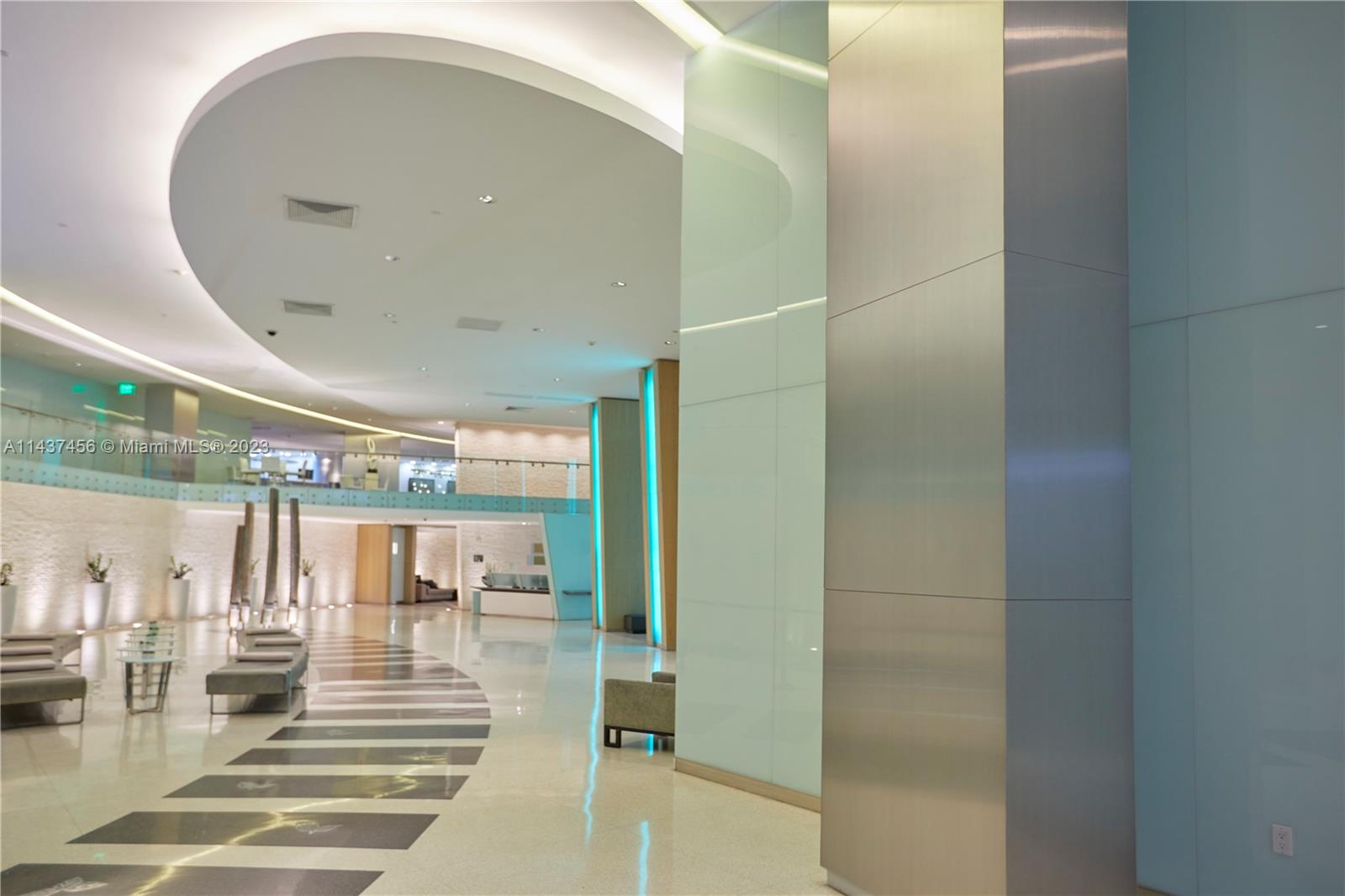 MINT CONDO - Residential