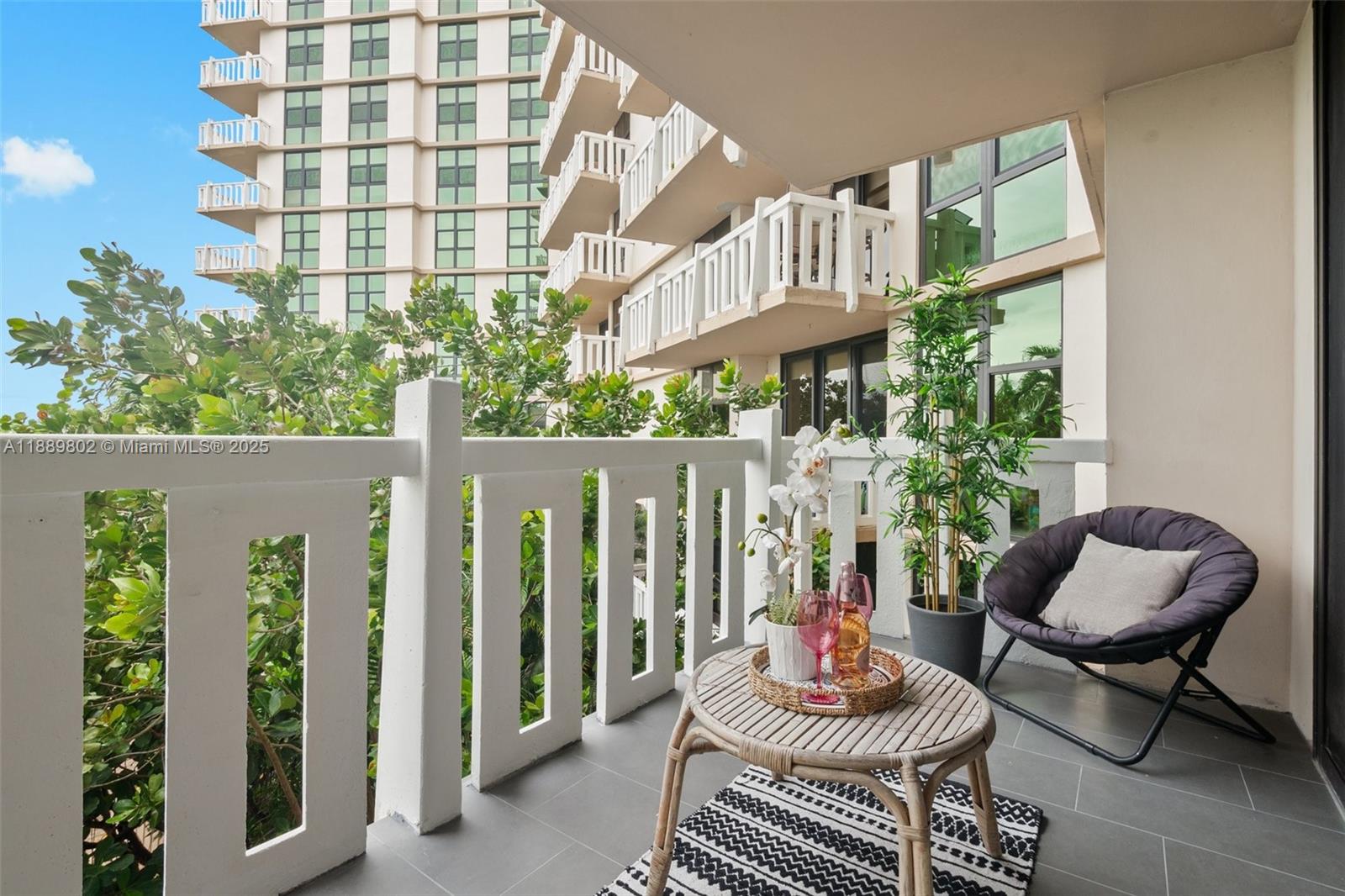 TOWERS OF KEY BISCAYNE CO - Residential Lease