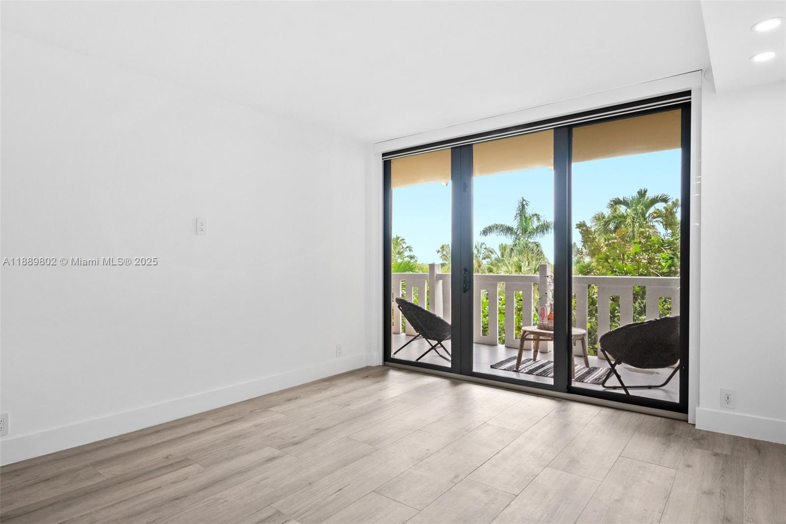 TOWERS OF KEY BISCAYNE CO - Residential Lease