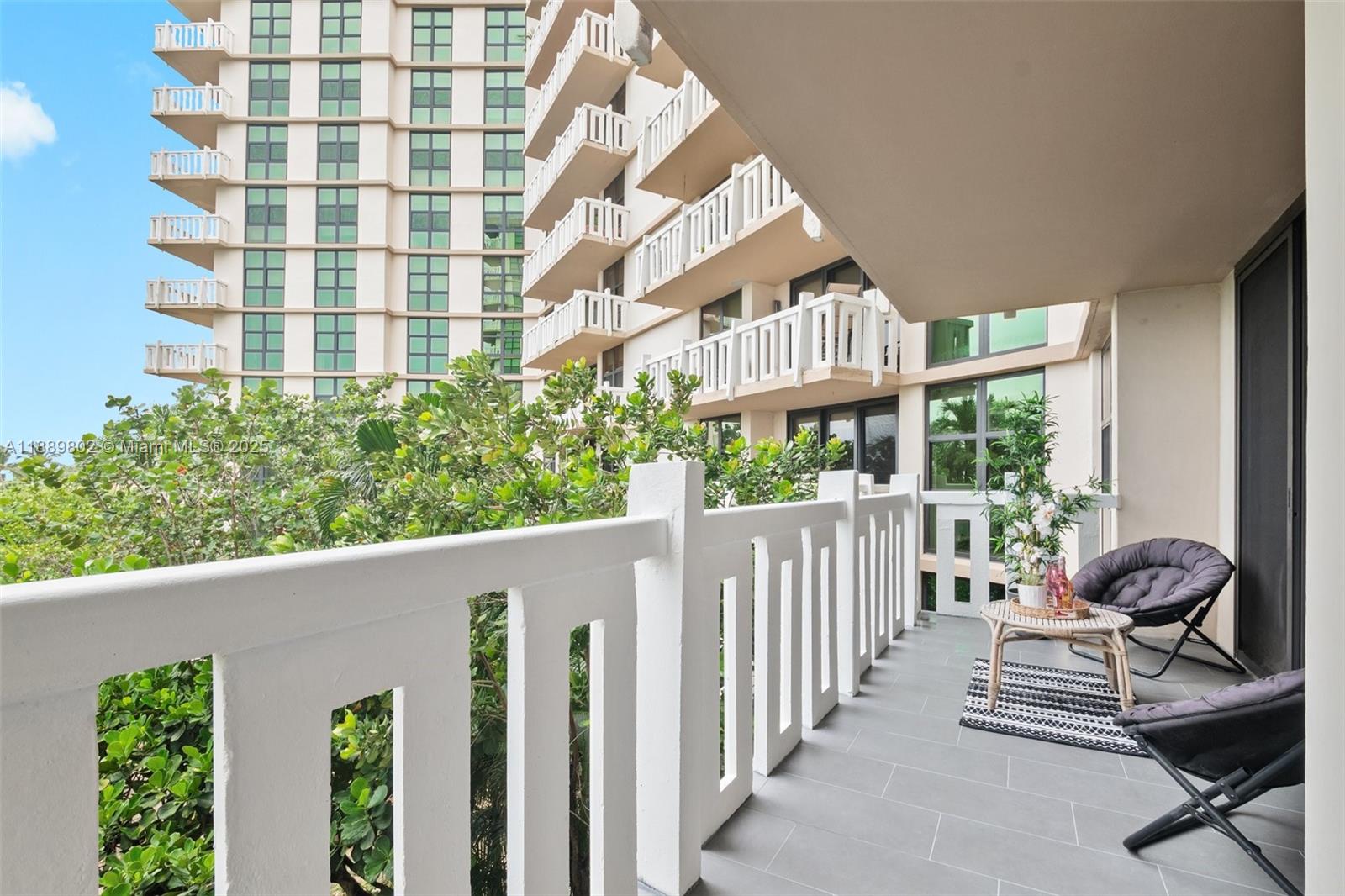 TOWERS OF KEY BISCAYNE CO - Residential Lease