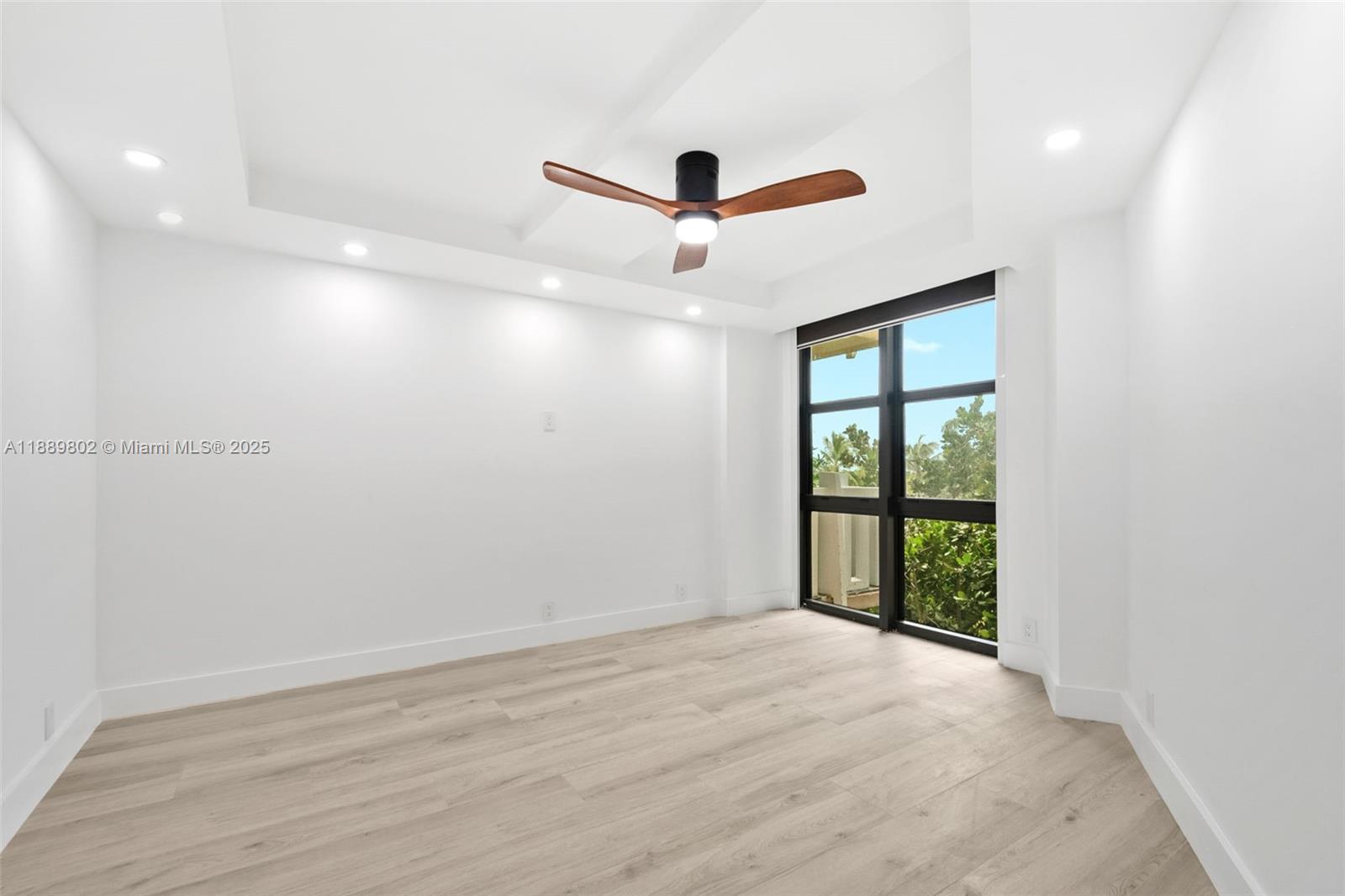 TOWERS OF KEY BISCAYNE CO - Residential Lease