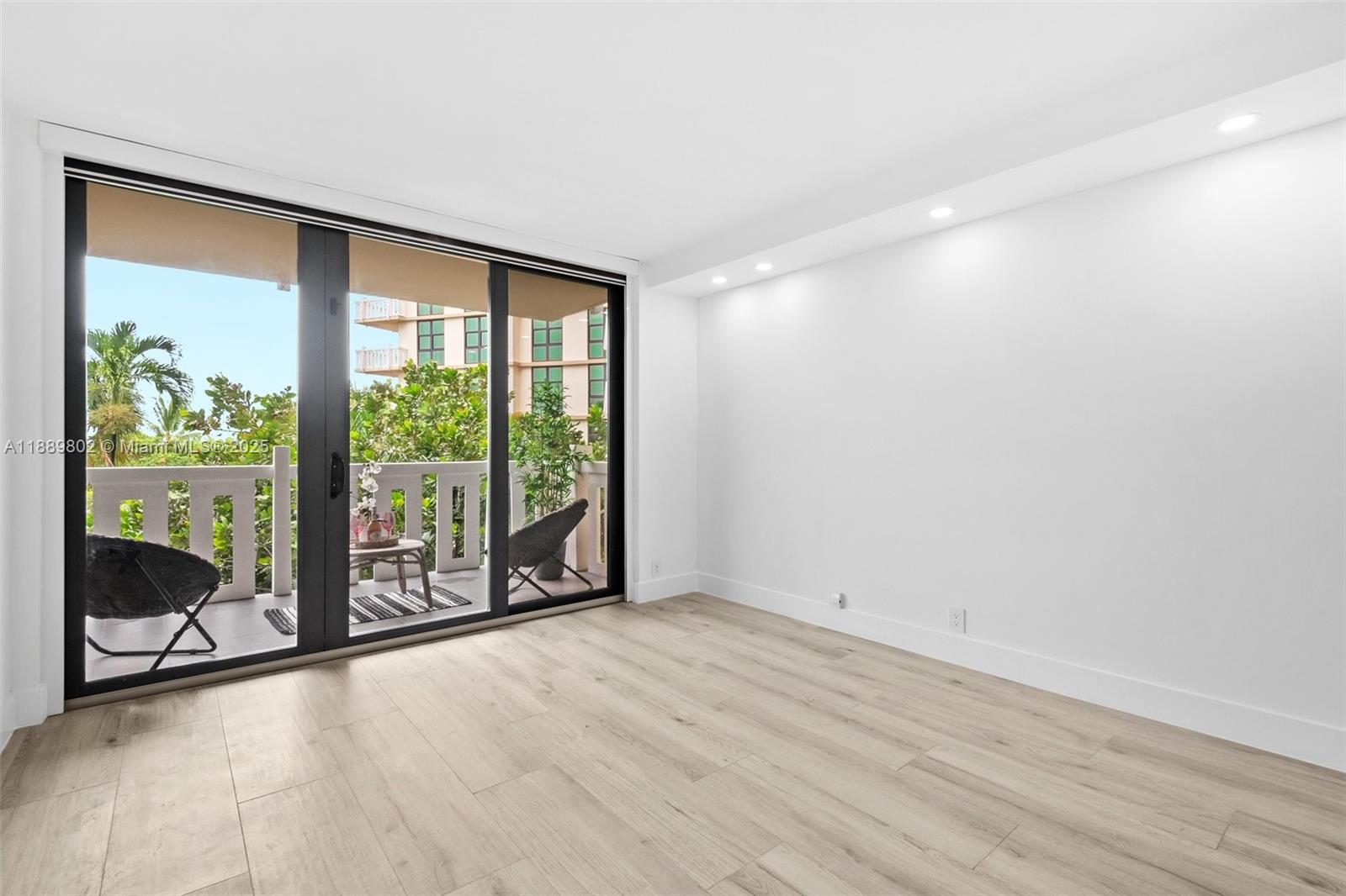 TOWERS OF KEY BISCAYNE CO - Residential Lease