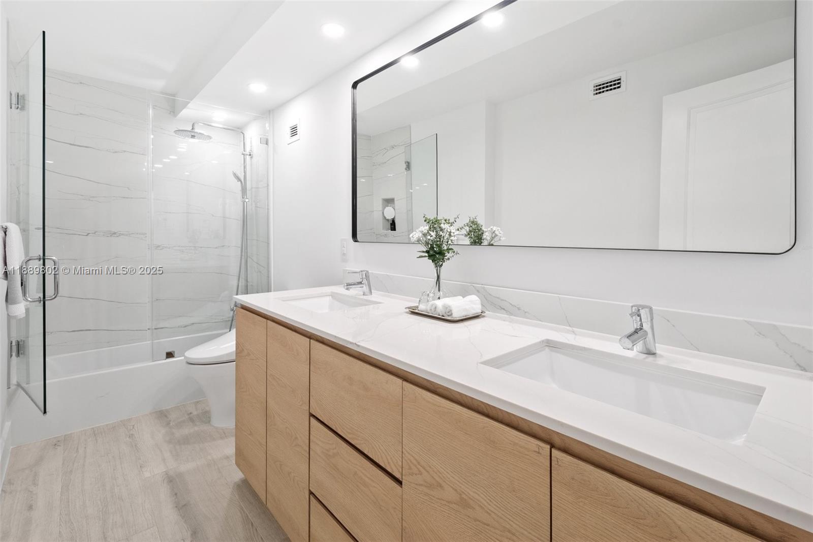 TOWERS OF KEY BISCAYNE CO - Residential Lease