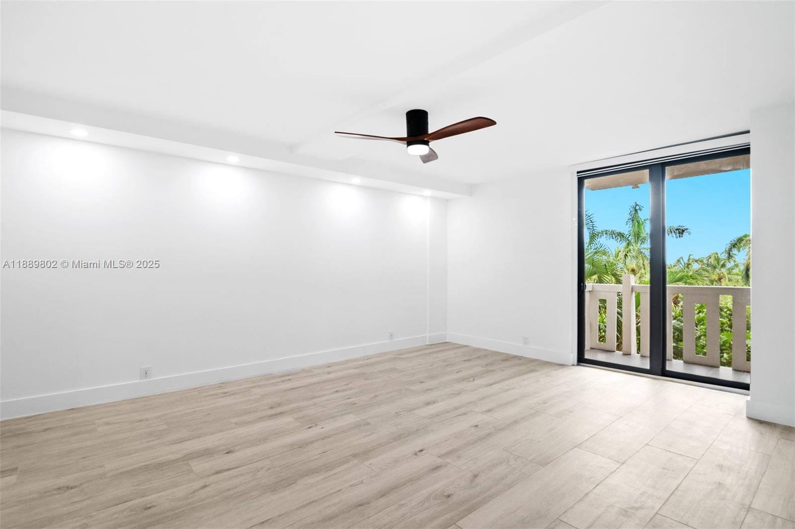 TOWERS OF KEY BISCAYNE CO - Residential Lease