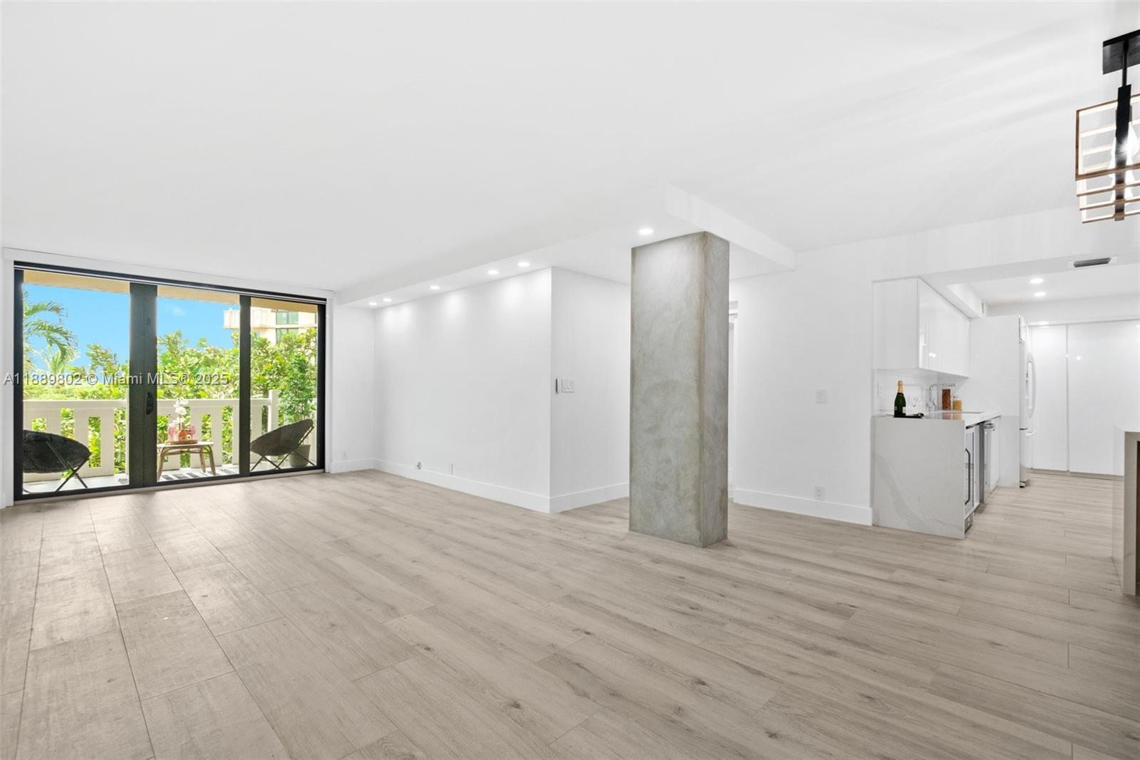 TOWERS OF KEY BISCAYNE CO - Residential Lease