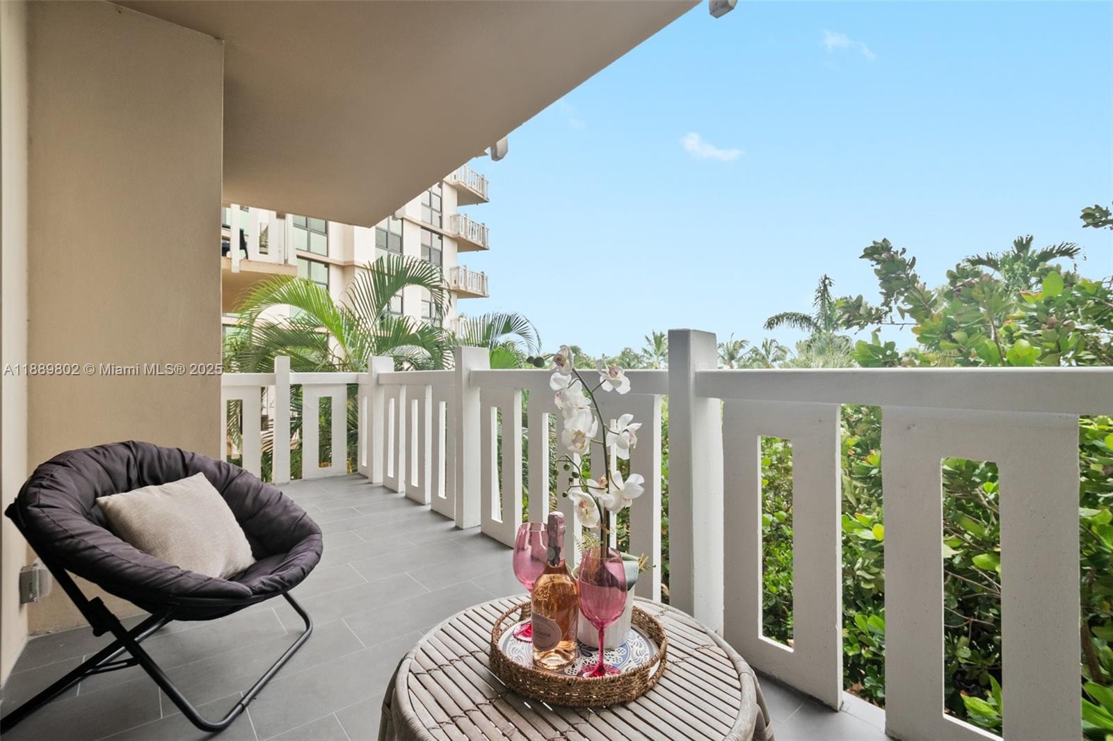 TOWERS OF KEY BISCAYNE CO - Residential Lease