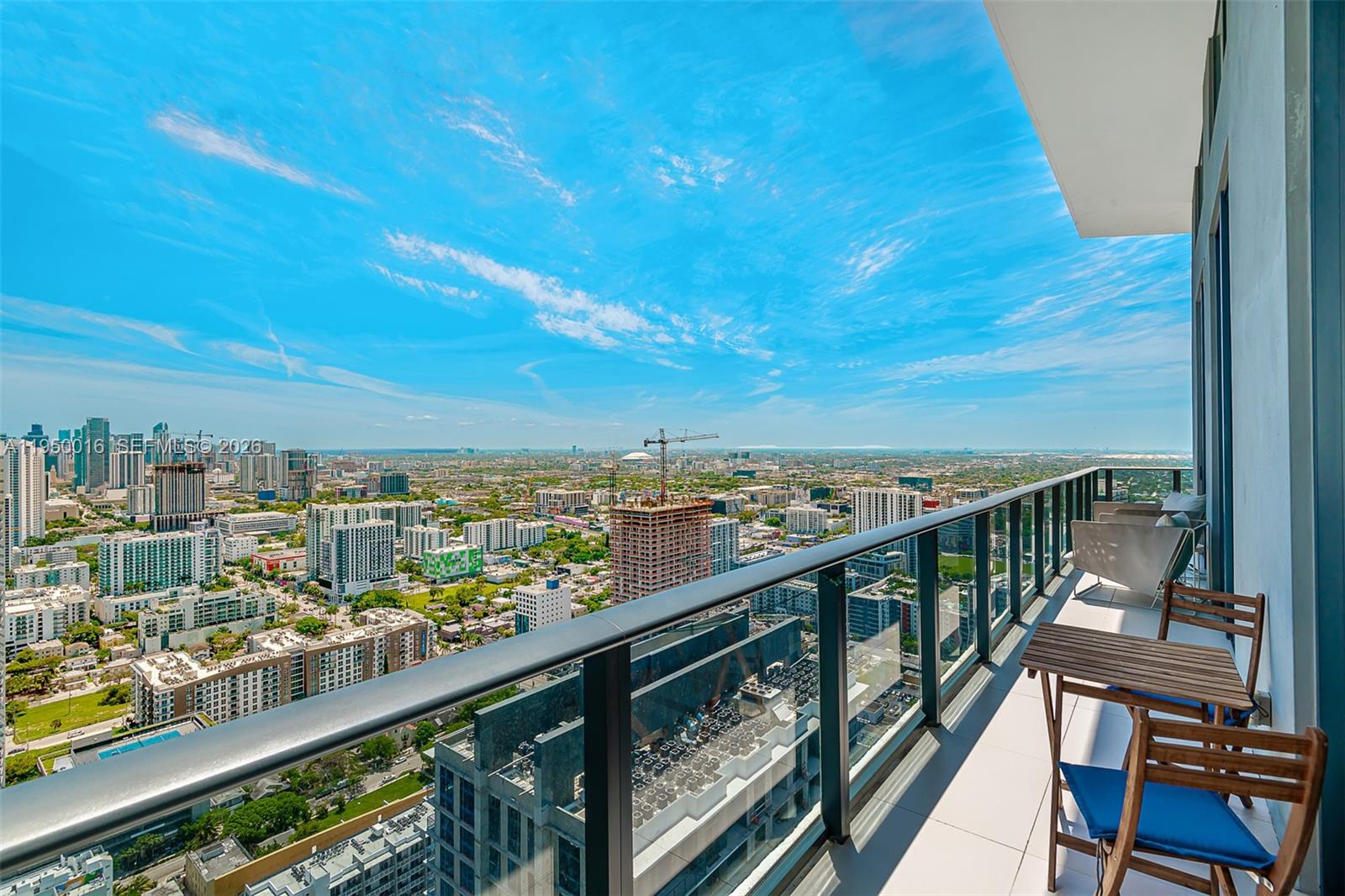 PARAISO BAYVIEWS CONDO - Residential