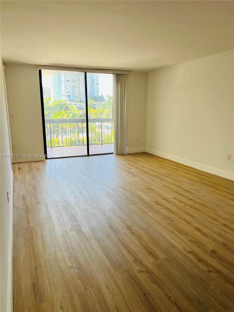 BRICKELL BAY CLUB CONDO - Residential Lease