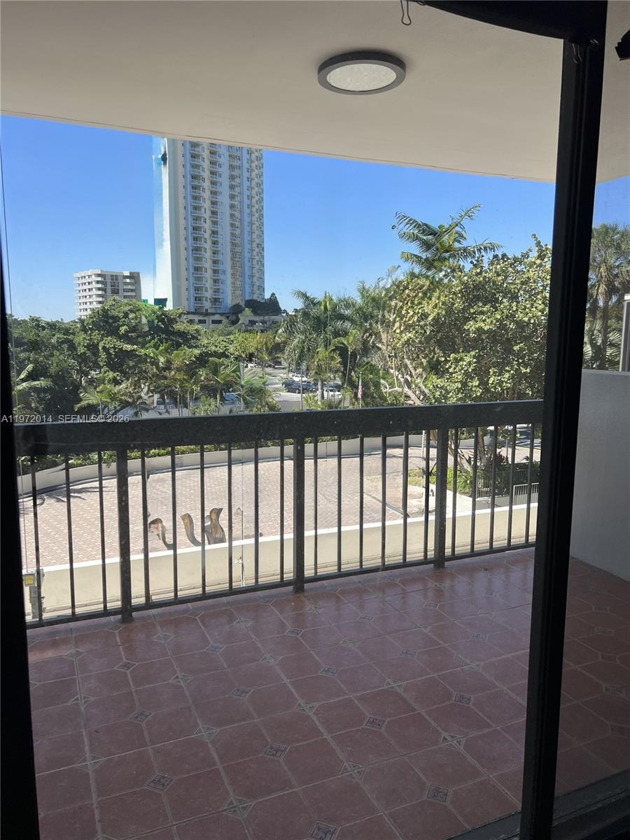 BRICKELL BAY CLUB CONDO - Residential Lease