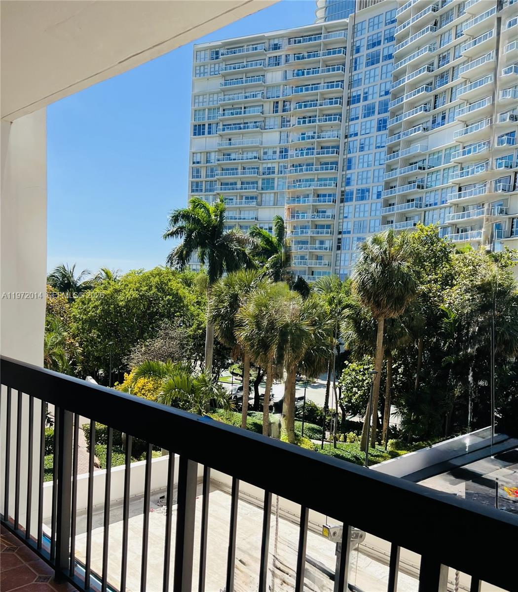 BRICKELL BAY CLUB CONDO - Residential Lease