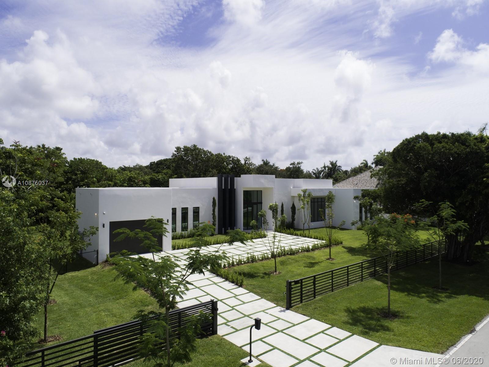 TOWN & RANCH ESTS - Residential