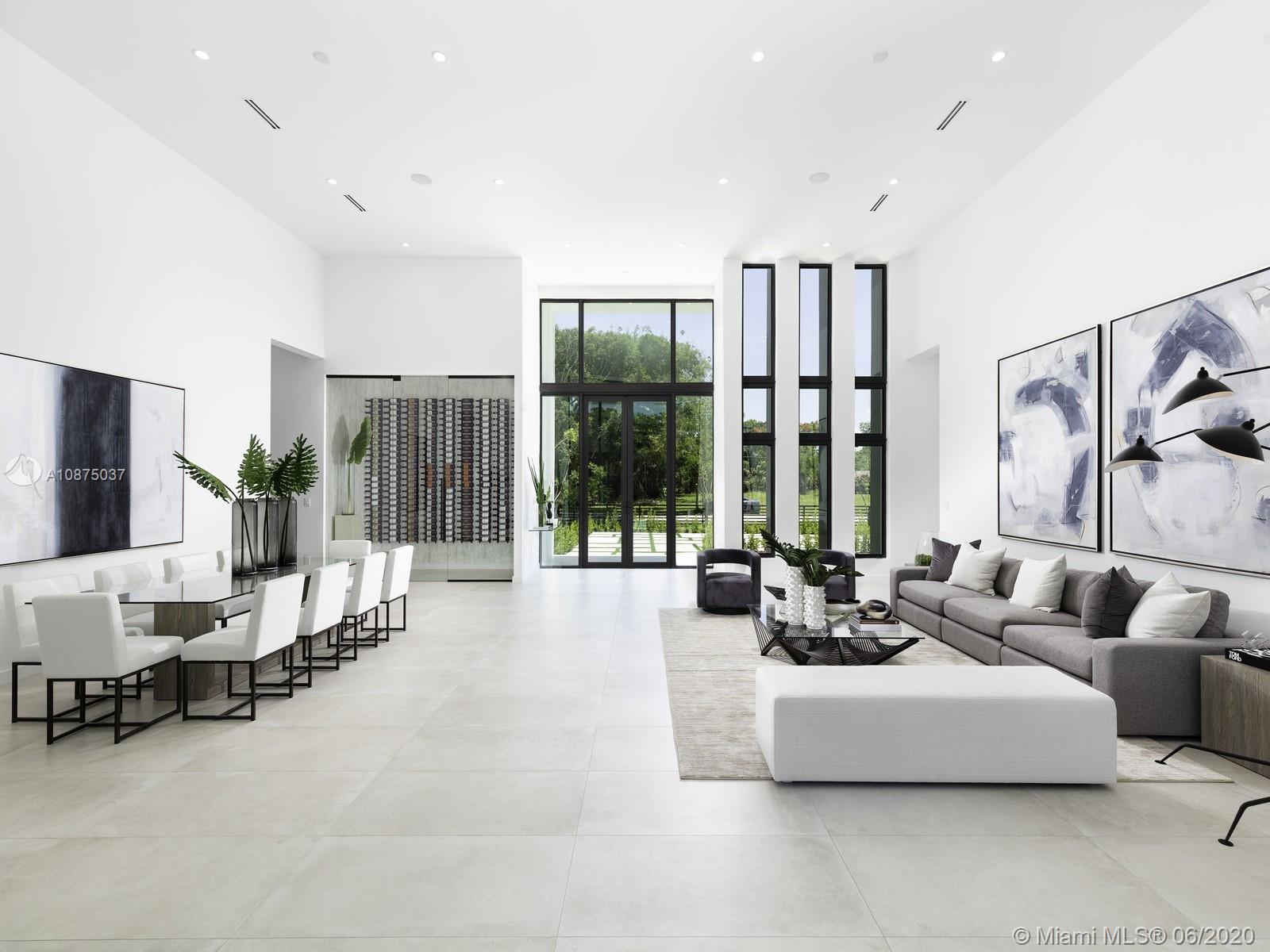 TOWN & RANCH ESTS - Residential