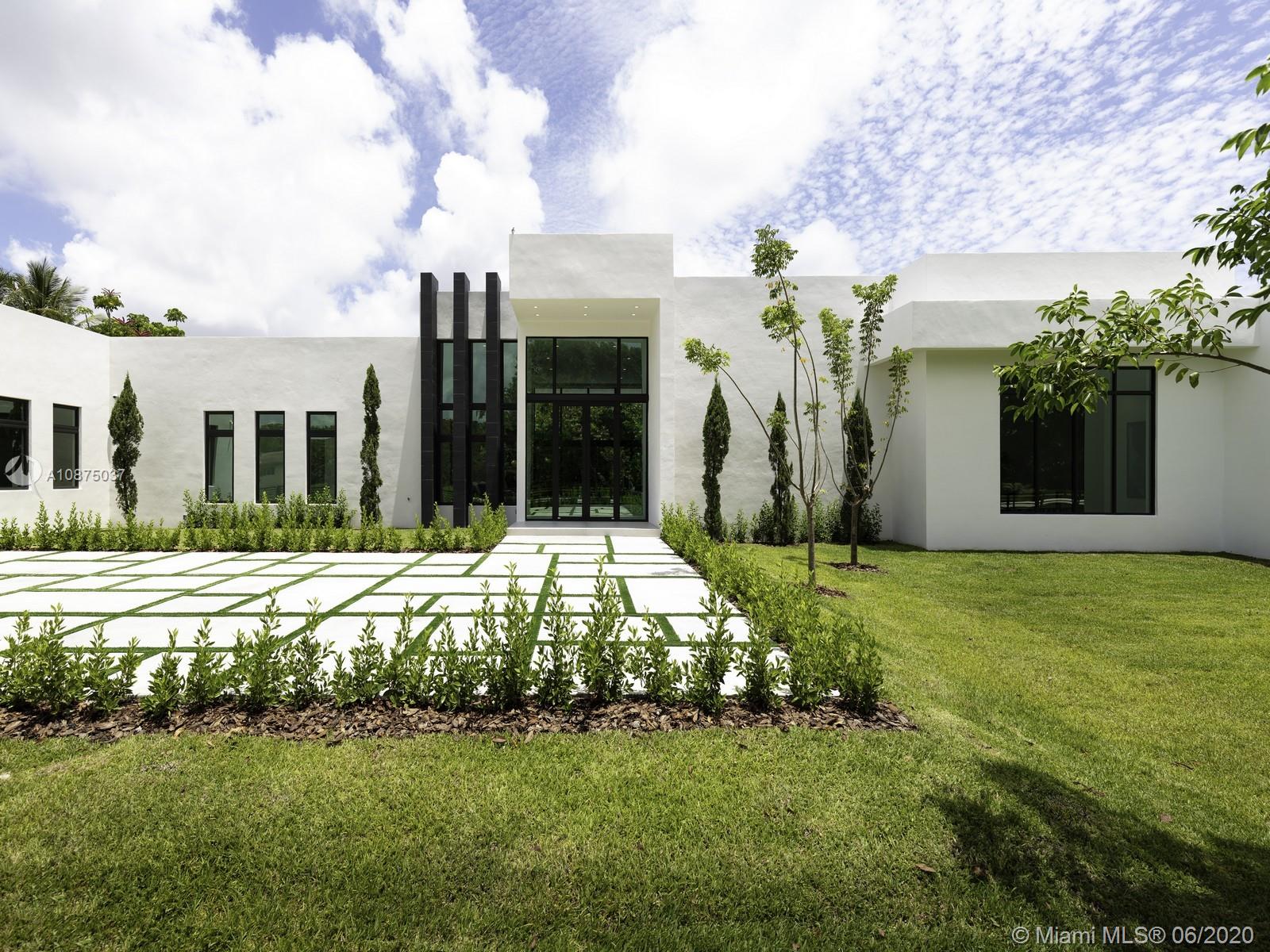 TOWN & RANCH ESTS - Residential