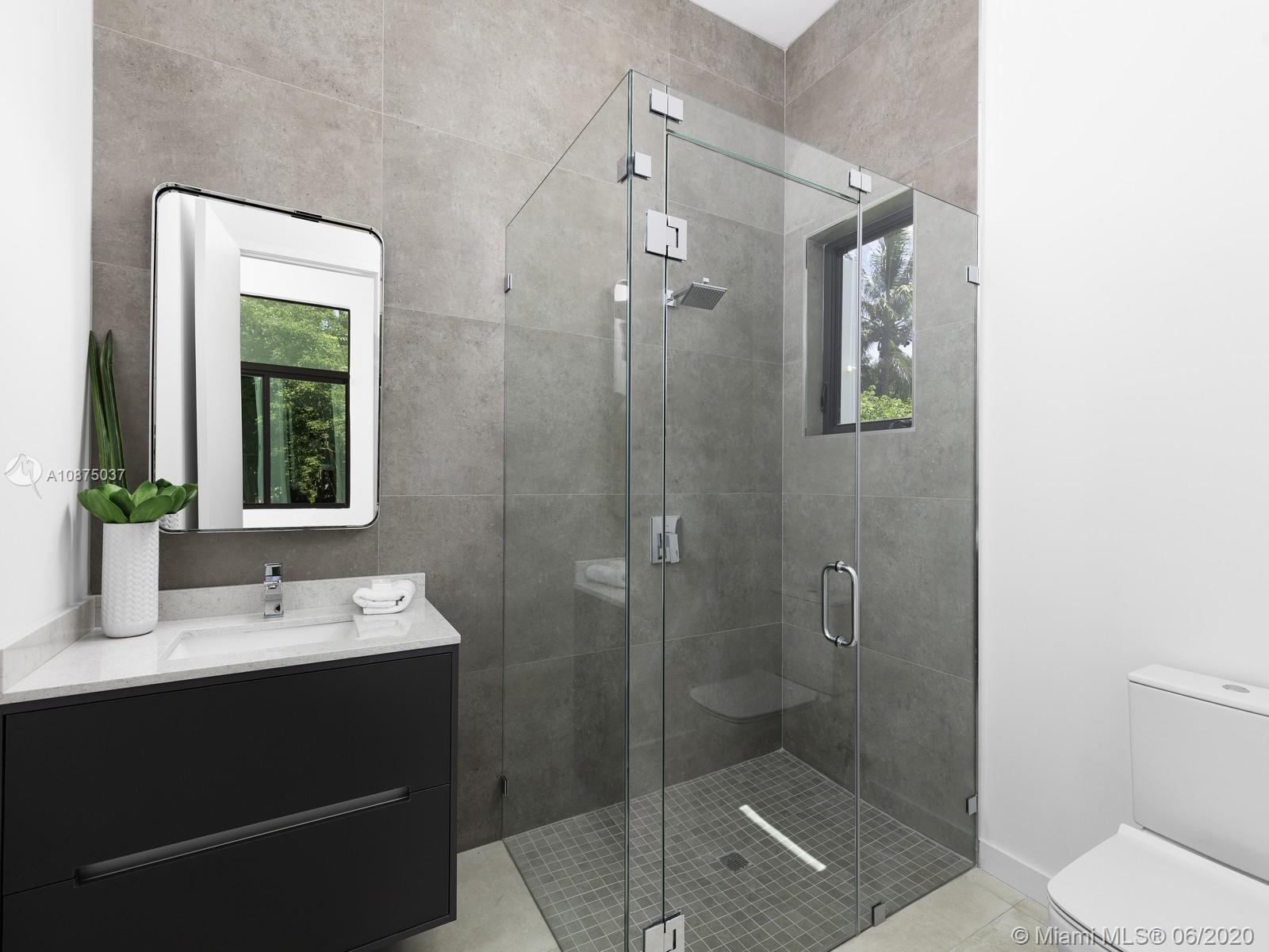 TOWN & RANCH ESTS - Residential