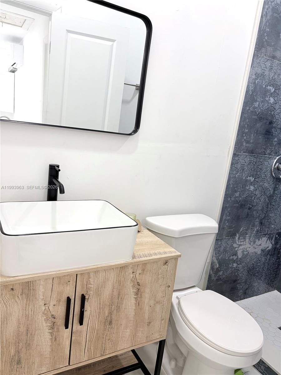 MEADOW WOOD MANOR #4 - Residential Lease