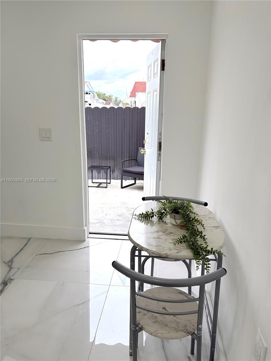 MEADOW WOOD MANOR #4 - Residential Lease