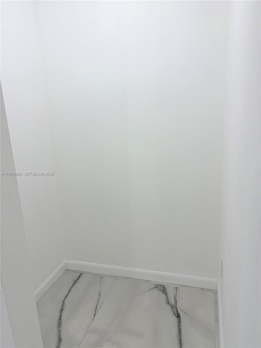 MEADOW WOOD MANOR #4 - Residential Lease