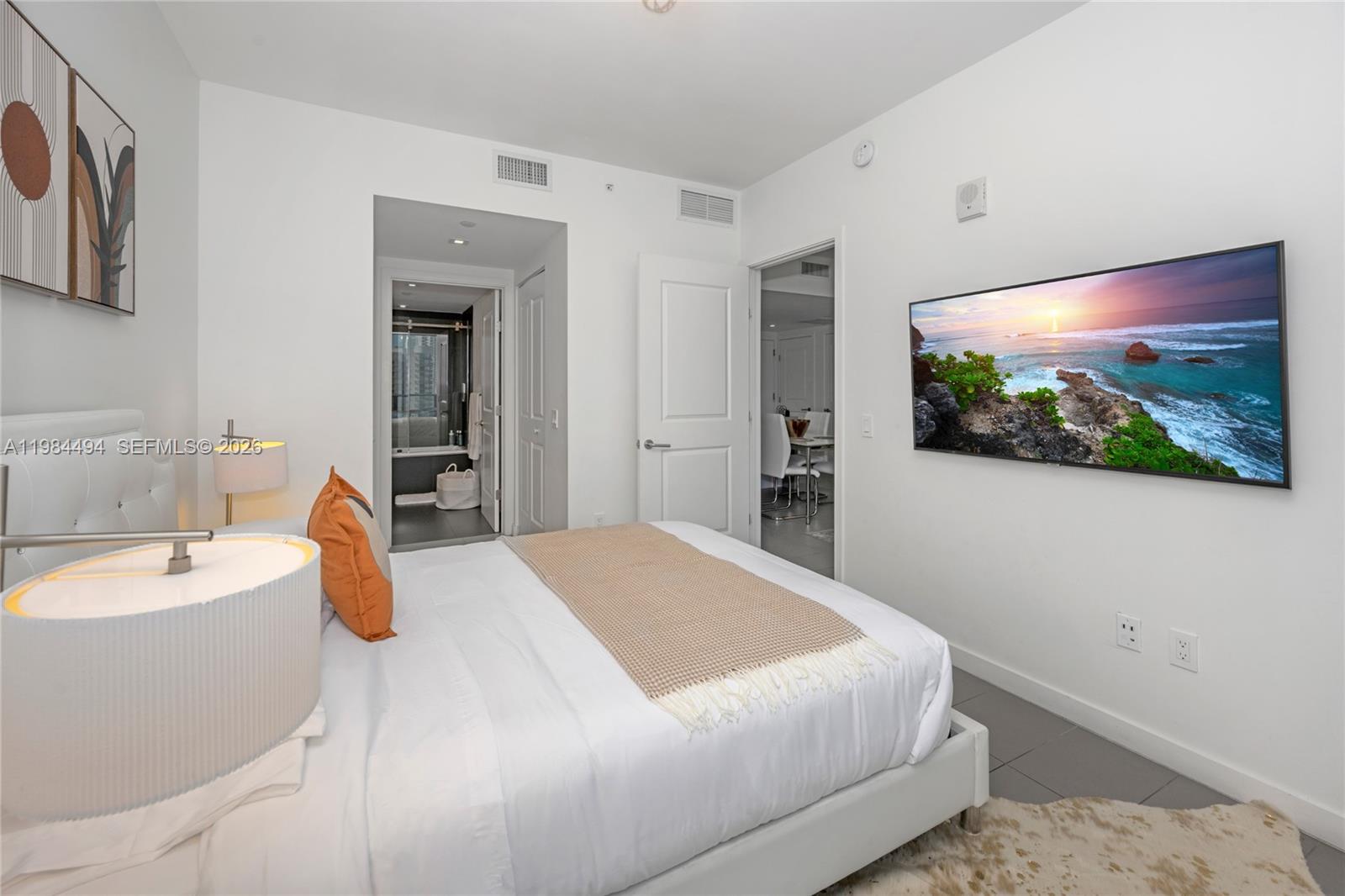 CANVAS CONDO - Residential Lease