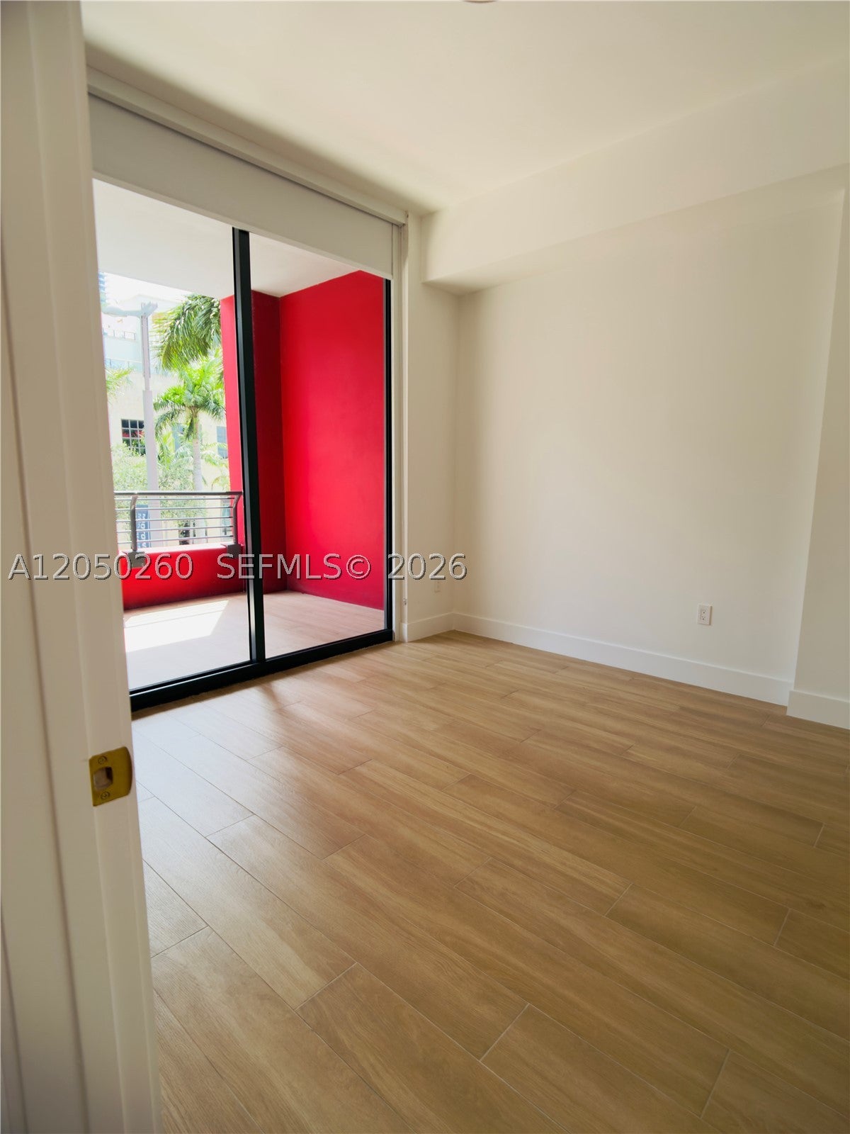 90 NE 32 ST 206