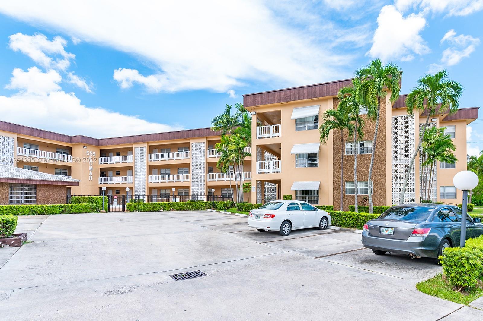 HOLLYWOOD HILLS - Residential Lease