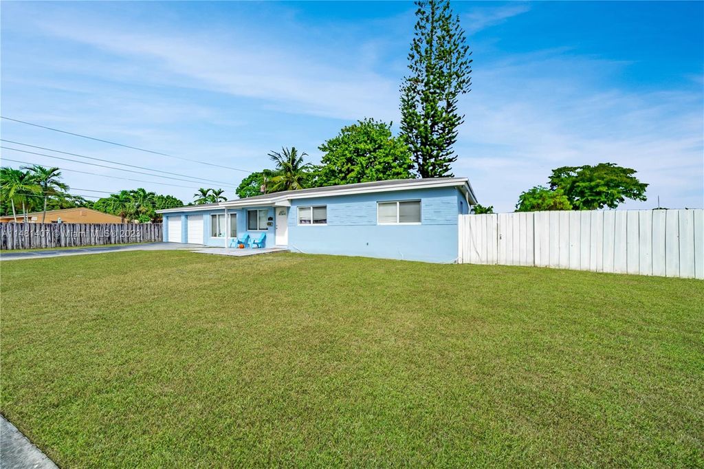 Photo of 2851 SW 66th Ter, Miramar, FL 33023 (MLS # A11481407)